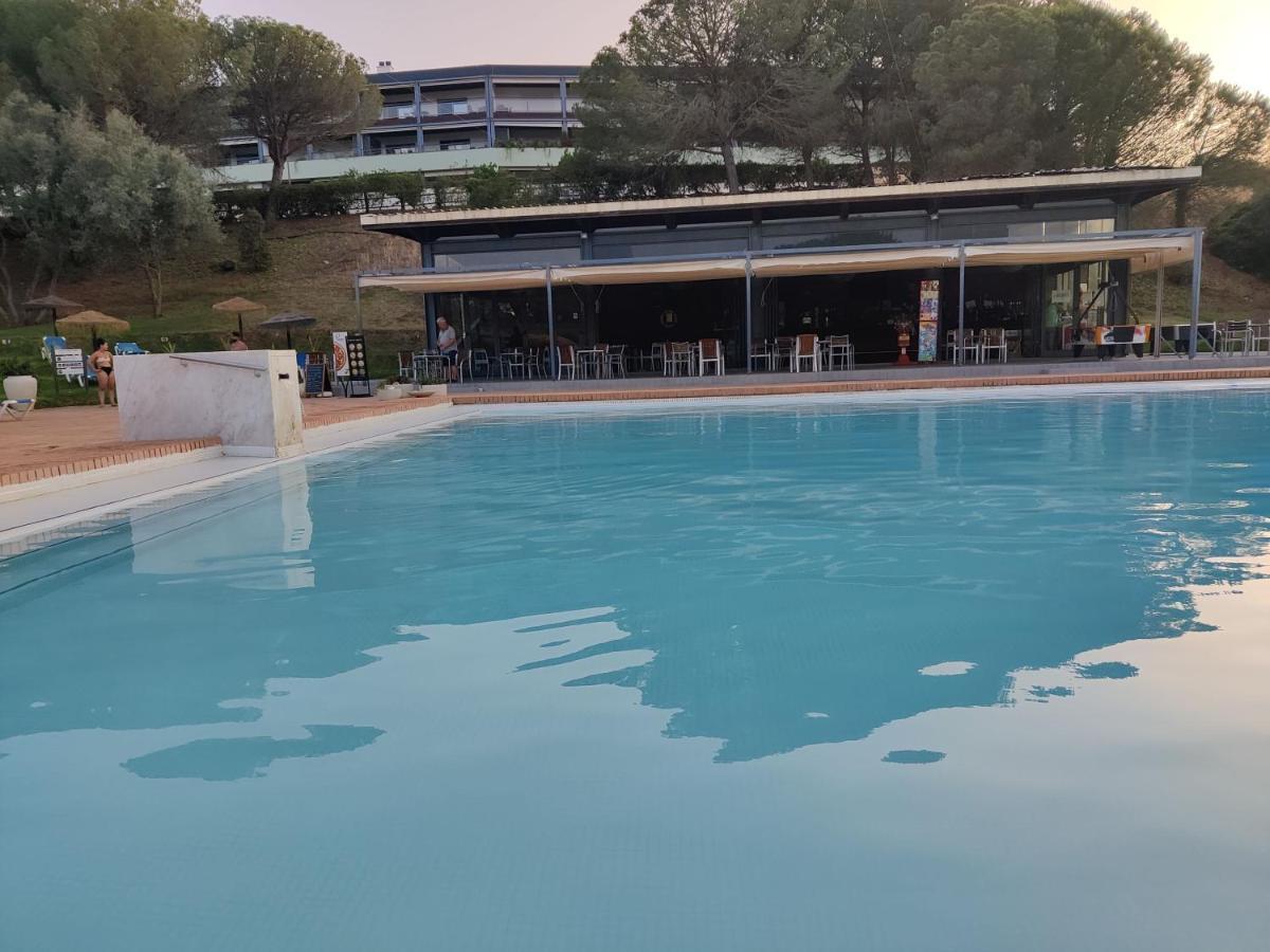 Spacious 3-Bedroom Condo With Pool Apartment Lagos