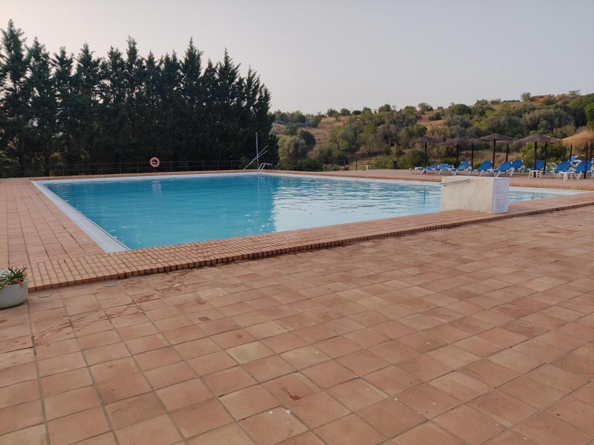 Apartment Spacious 3-Bedroom Condo With Pool Lagos