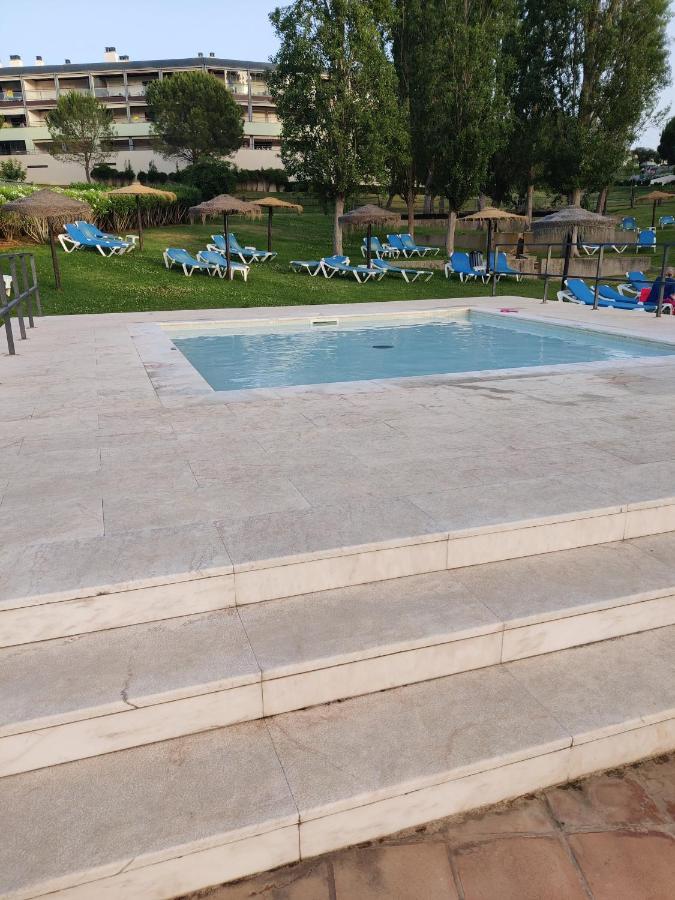 Spacious 3-Bedroom Condo With Pool Apartment Lagos